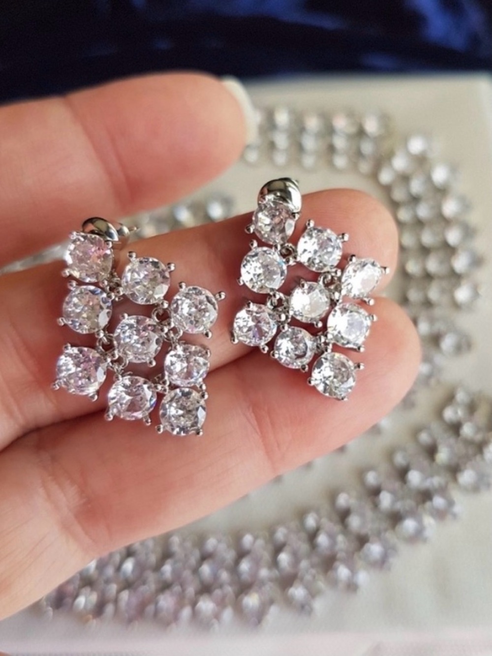 Swarovski Elements Clear Round Gemstone Mesh Rhombus Earrings NEW